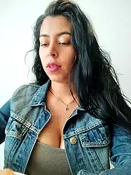 Chatroom XXX en direct de Luianna