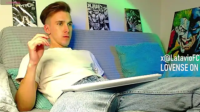 Midnighter_のウェブカメラショー