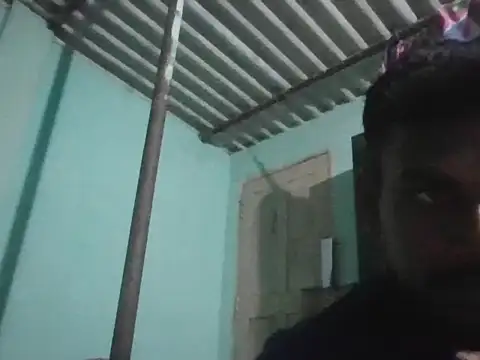 Tamilgud23: διαδικτυακό σόου στην κάμερα