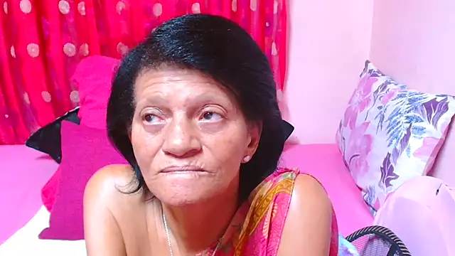 SLUTTYROXY's Live XXX Chat