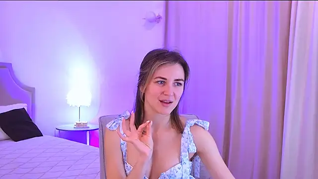 EmeraldGlow's Live XXX Chat