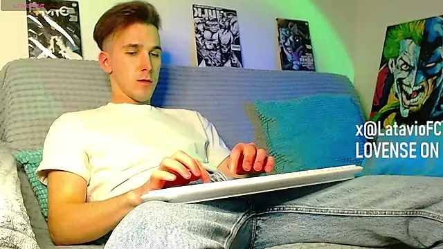 Midnighter_ 网络视讯表演