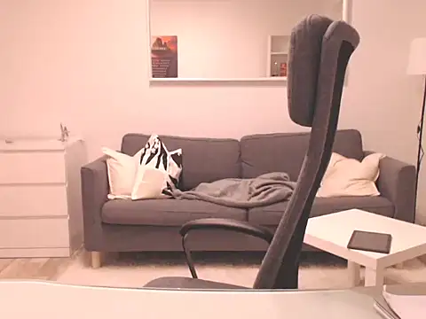 EllyEdelweiss Chat XXX in diretta