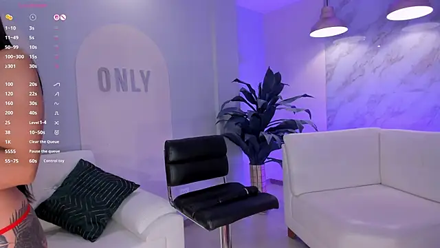 LizzHamilton__ 现场XXX聊天