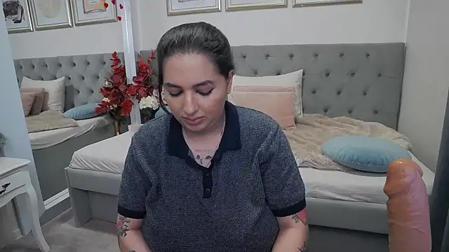 Chat +18 de BustyAllyy ao vivo