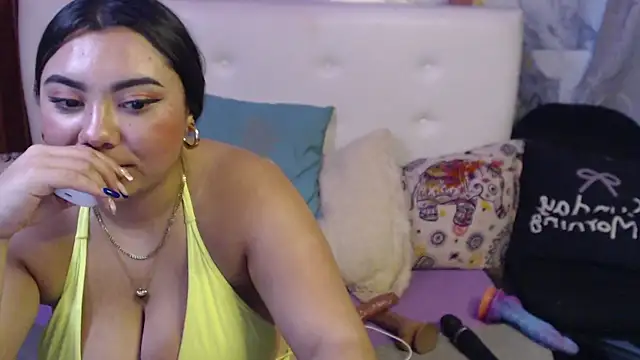 NicolelewllssのライブXXXチャット