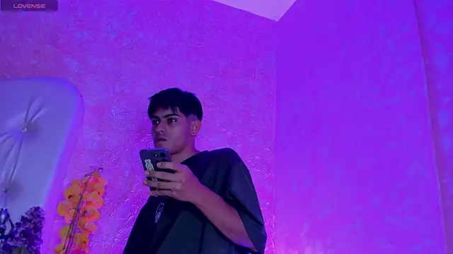 TylerCruz__ Webcam-Show