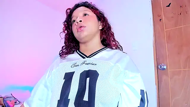 Emily_Coper18 Obrolan Langsung XXX