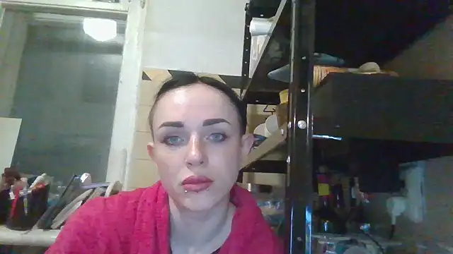 Chat +18 de Trinsy_Love ao vivo