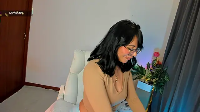 Silvanna-Moree Adlı Modelin Canlı XXX Sohbeti