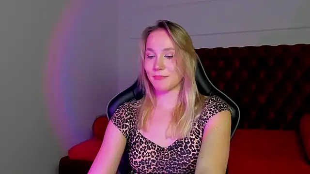 ElaraVoltageのライブXXXチャット