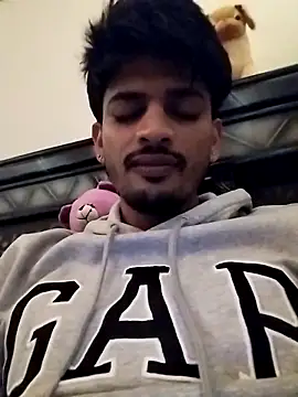 Wild_Vassu: διαδικτυακό σόου στην κάμερα