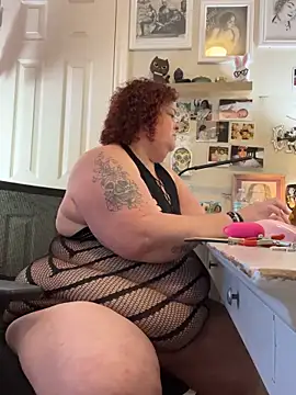 MsStrawbooty live XXX chat