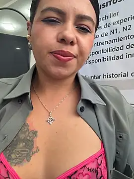 Ariana-07 Live XXX-Chat