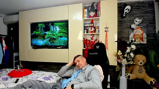 SpartacusDaddy48's Webcam Show