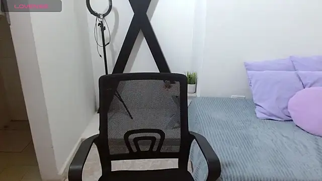 Naomi_Street live XXX chat