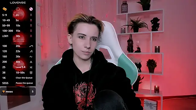 XXX chat uživo modela _Rein_ramm
