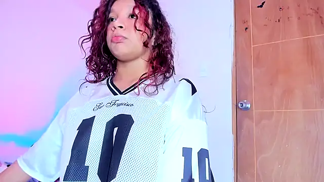 Chatroom XXX en direct de Emily_Coper18