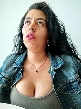 Luianna's Live XXX Chat