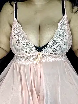 Pokazy przed kamerką – Curvy_Pooja