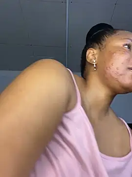 LunaCovenn's Live XXX Chat