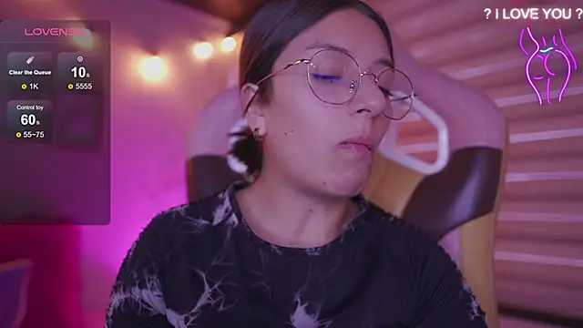 Chatroom XXX en direct de milly_kenner