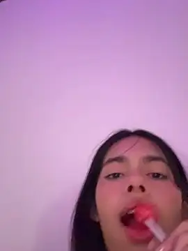 evelyn_ks: διαδικτυακό σόου στην κάμερα