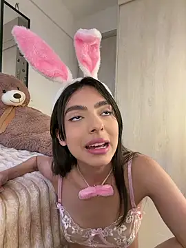 ZaraLuuv – Naživo XXX chat