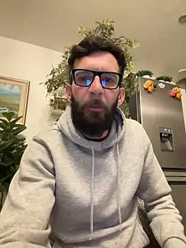 Czat XXX na żywo – Michel_huge