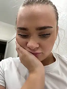 Chat +18 de MonicaWestt ao vivo