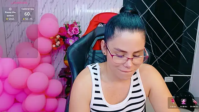 lararoberts_n Live XXX chat