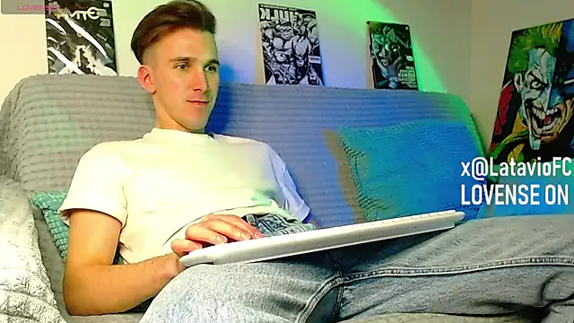 Midnighter_ 在線直播表演