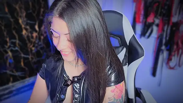 Guxplo_ Live XXX-chat