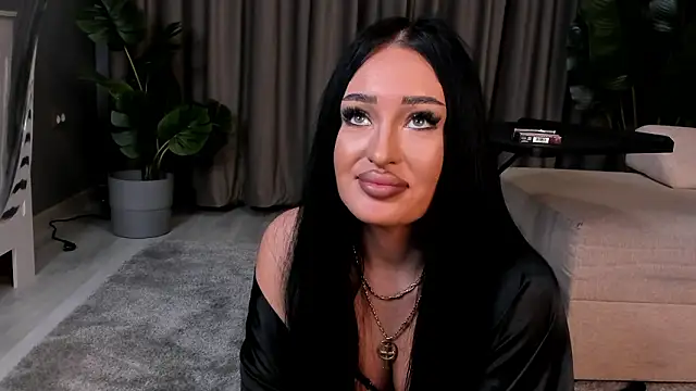 دردشة EmeraldKat الجنسية المباشرة