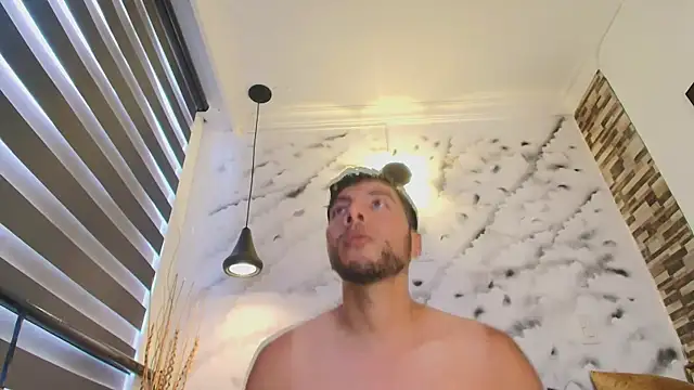 Max_Hornyeのウェブカメラショー