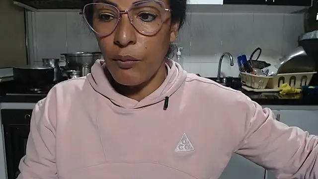 kateleyagrey: онлайн-секс-чат