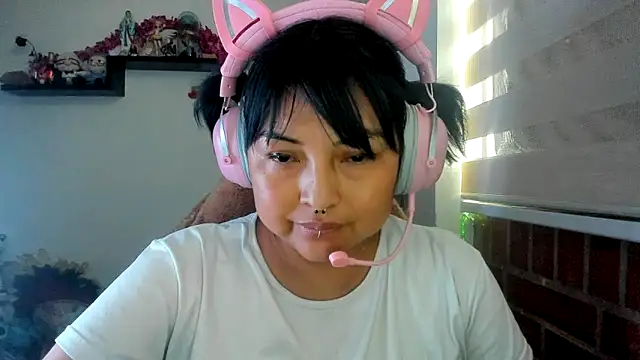 Živý XXX chat Shaddycute_