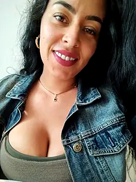 Chat XXX en directo de Luianna