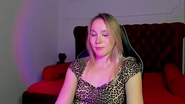 ElaraVoltagen Live XXX chat