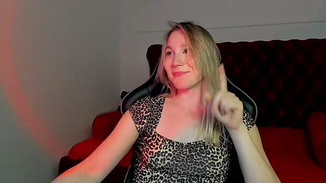 ElaraVoltage 라이브 XXX 채팅