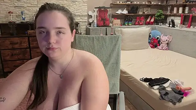 Kimberly-Caprice live XXX chat