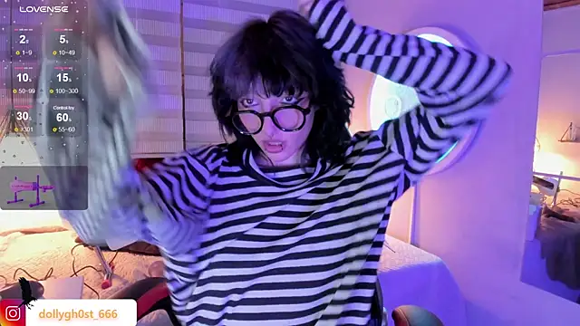 XXX chat uživo modela Ghosty_Doll