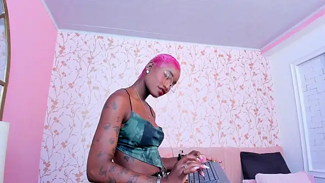 Chat +18 de amber-hill ao vivo