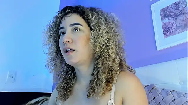 Chatroom XXX en direct de Charlotte11-11