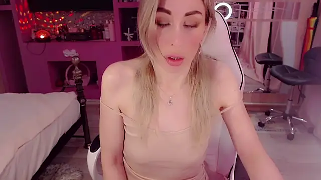 AnnieGOld_ Chat XXX in diretta