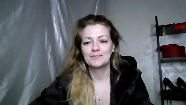 XXX chat uživo modela SeedneySi