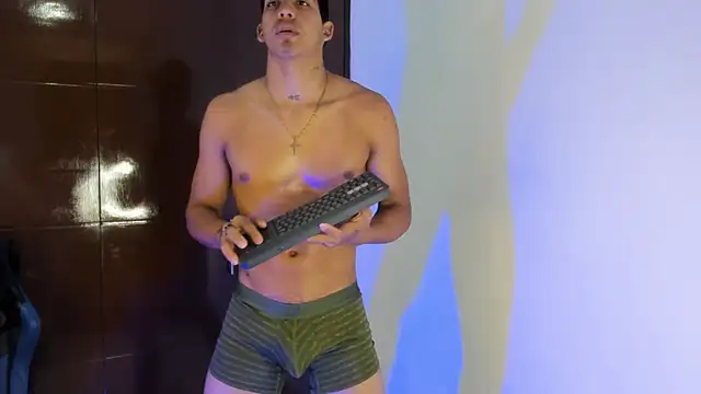 Chat XXX ao vivo de Milo_LatinBoy