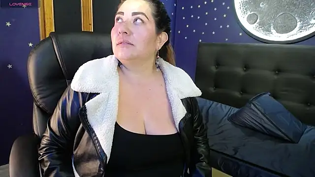 Stefanny_red Show in webcam