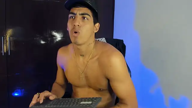 Milo_LatinBoy – Naživo XXX chat