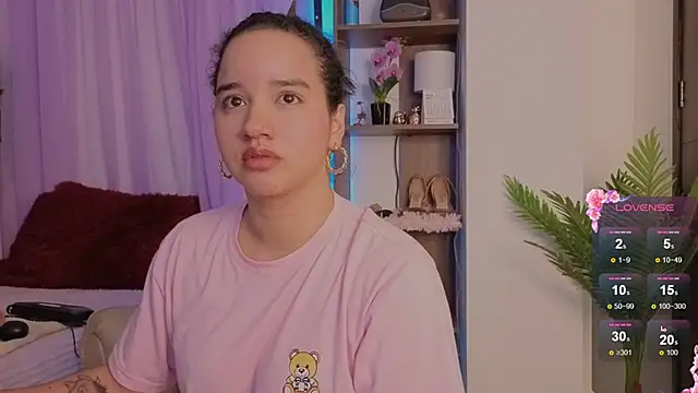 Chat +18 de emilyrouxe ao vivo